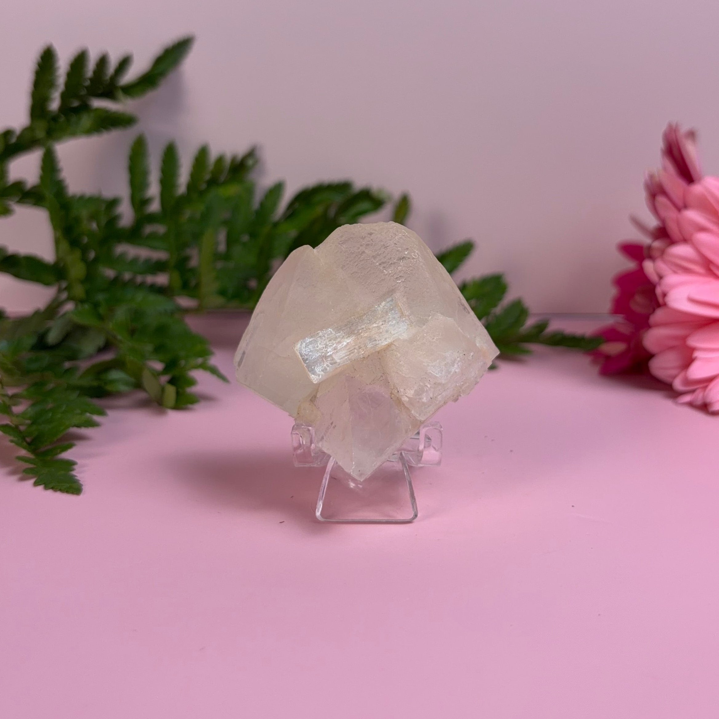 Stilbite on Calcite